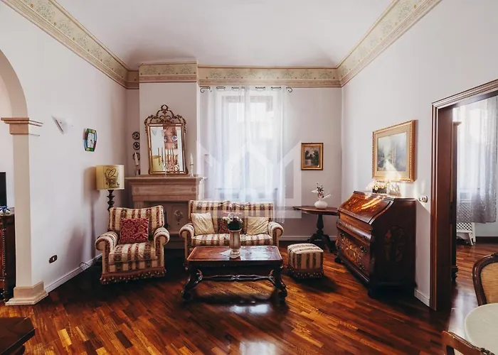 Lägenhetshotell Gold Palace ***** Ferrara