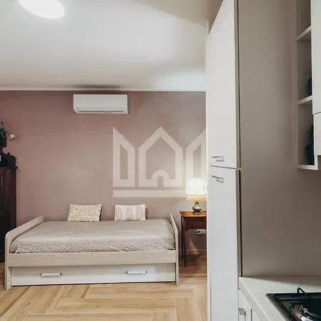 Gold Palace ***** Aparthotel Ferrara