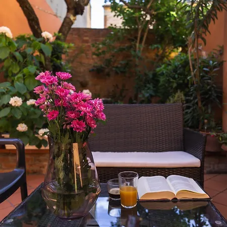 Gold Palace ***** Aparthotel Ferrara