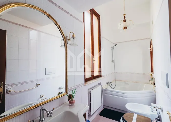 Gold Palace ***** Aparthotel Ferrara