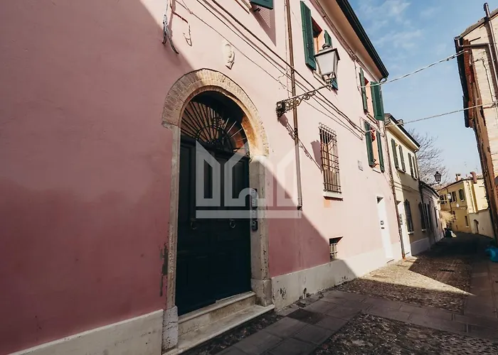 Gold Palace ***** 4* Ferrara