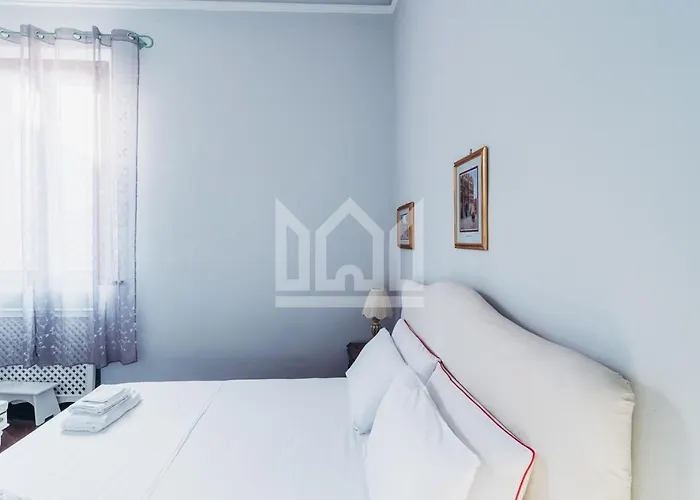 Gold Palace ***** Aparthotel Ferrara