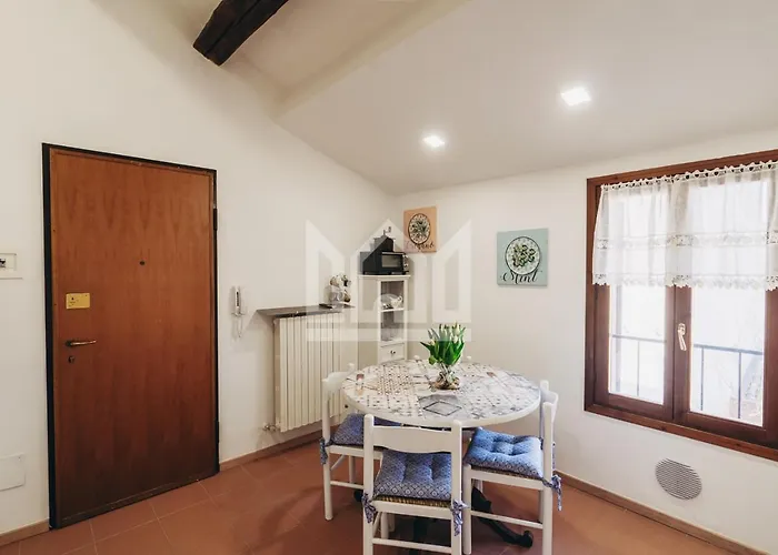 Gold Palace ***** Hotel apartamentowy Ferrara